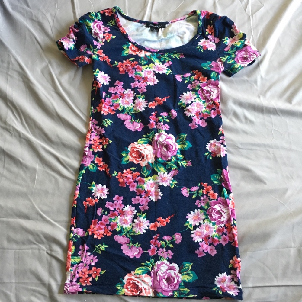 Forever21 Flower Mini Dress With sleeves